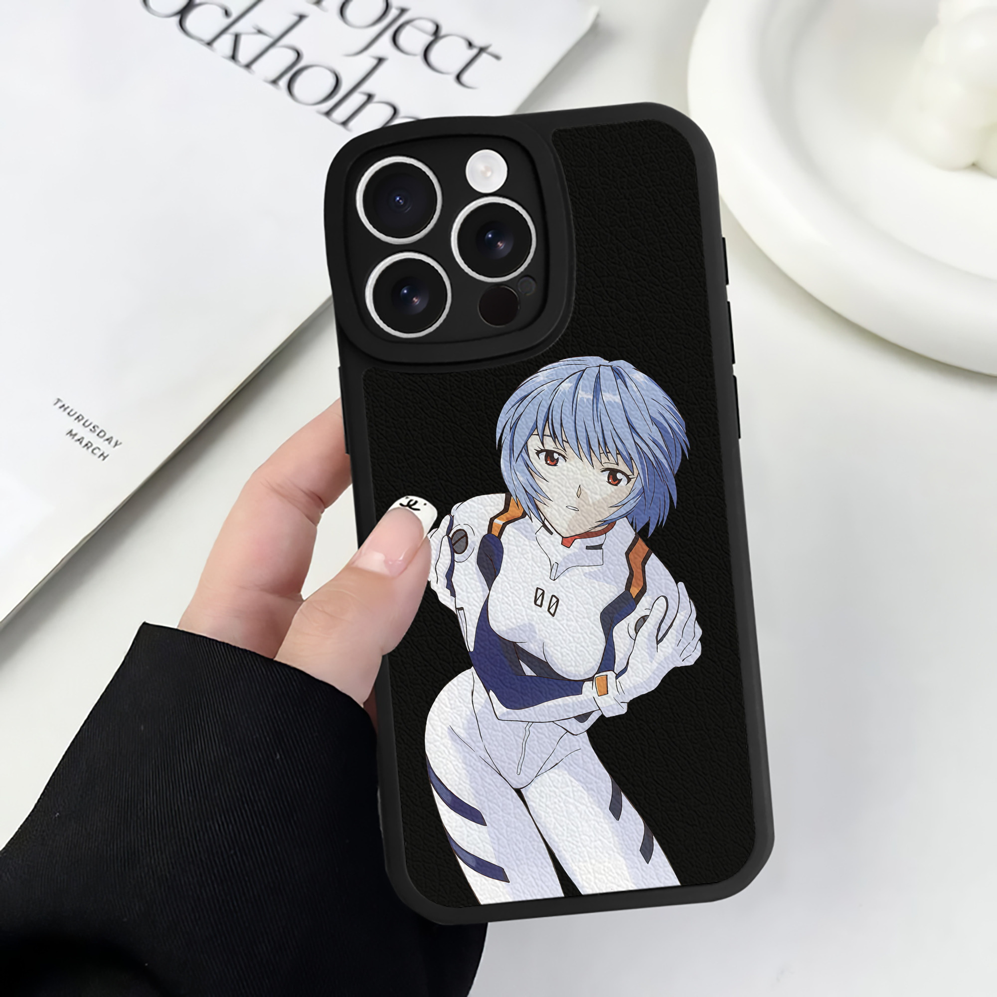 （画像用） EVA 新世紀エヴァンゲリオン 【iPhone 16シリーズ対応】シリコンスマホケース（レザー調） 材質：シリコン